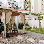 Mangai - 2 Bedrooms, Terrace, Parking In Arroios