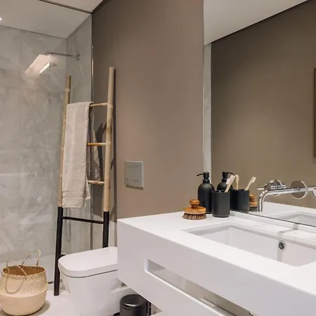 Appartamento Mangai - 2 Bedrooms, Terrace, Parking In Arroios