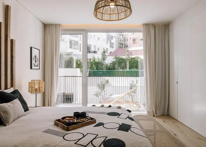 Mangai - 2 Bedrooms, Terrace, Parking In Arroios شقة