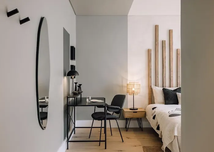 Mangai - 2 Bedrooms, Terrace, Parking In Arroios